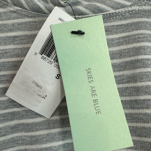 Flowy top NWT - Picture 3 of 6